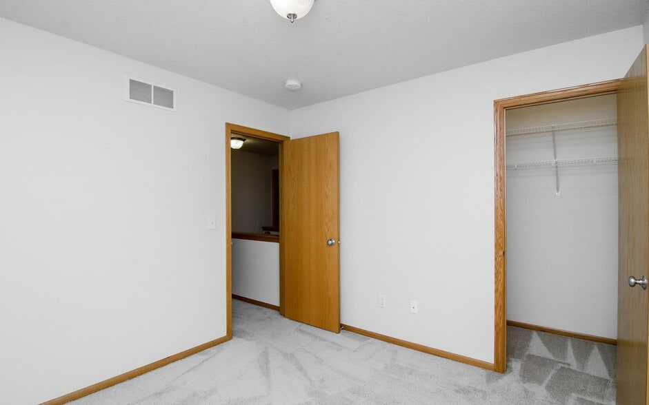 Building Photo - 534 Sicily Ct