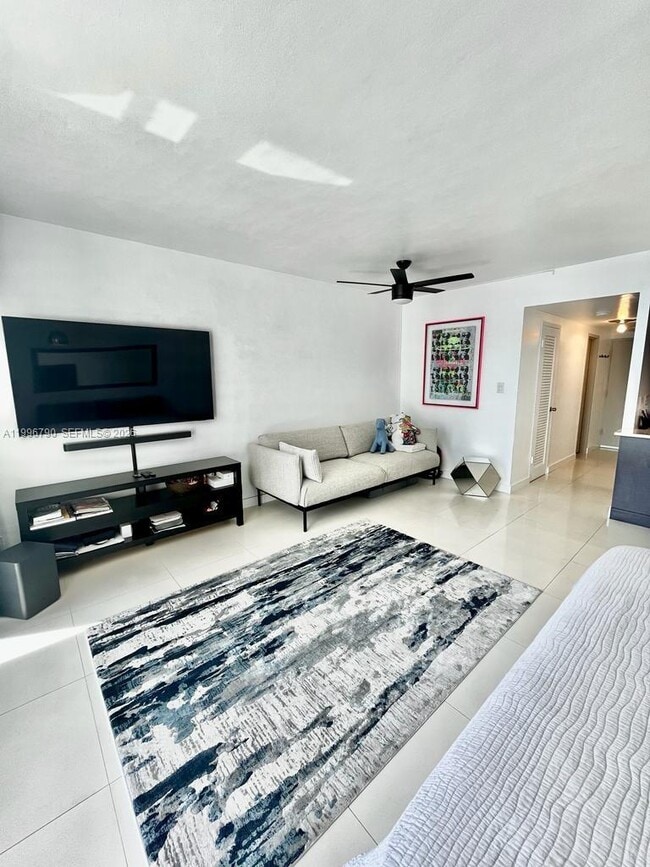 Building Photo - 1200 West Ave