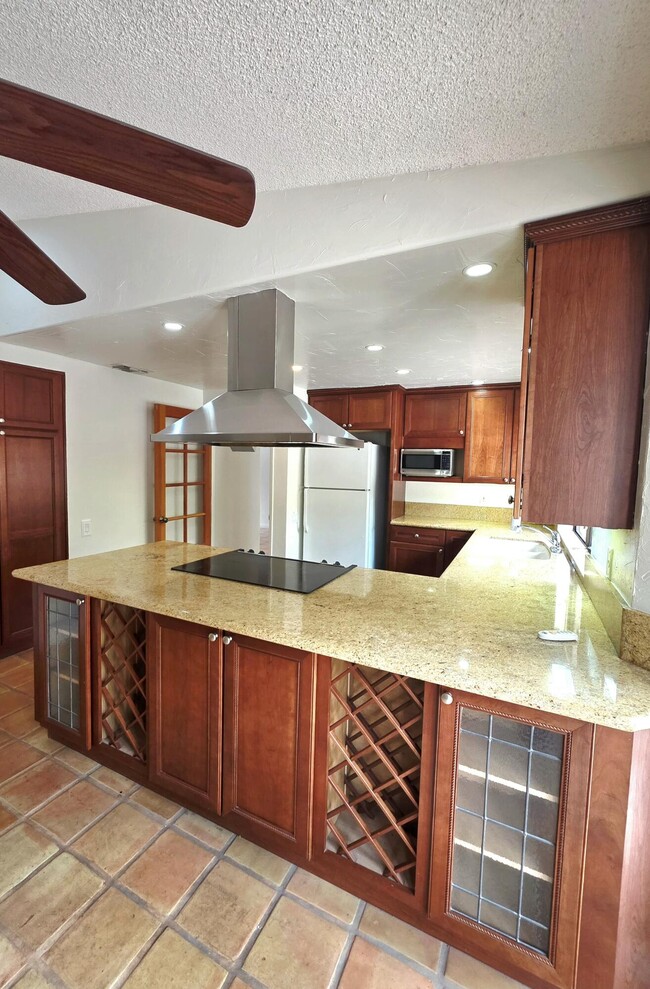 Building Photo - 40329 Sagewood Dr