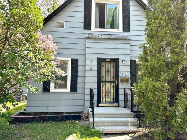 Primary Photo - Available August 1st - 3 BED 1 BATH