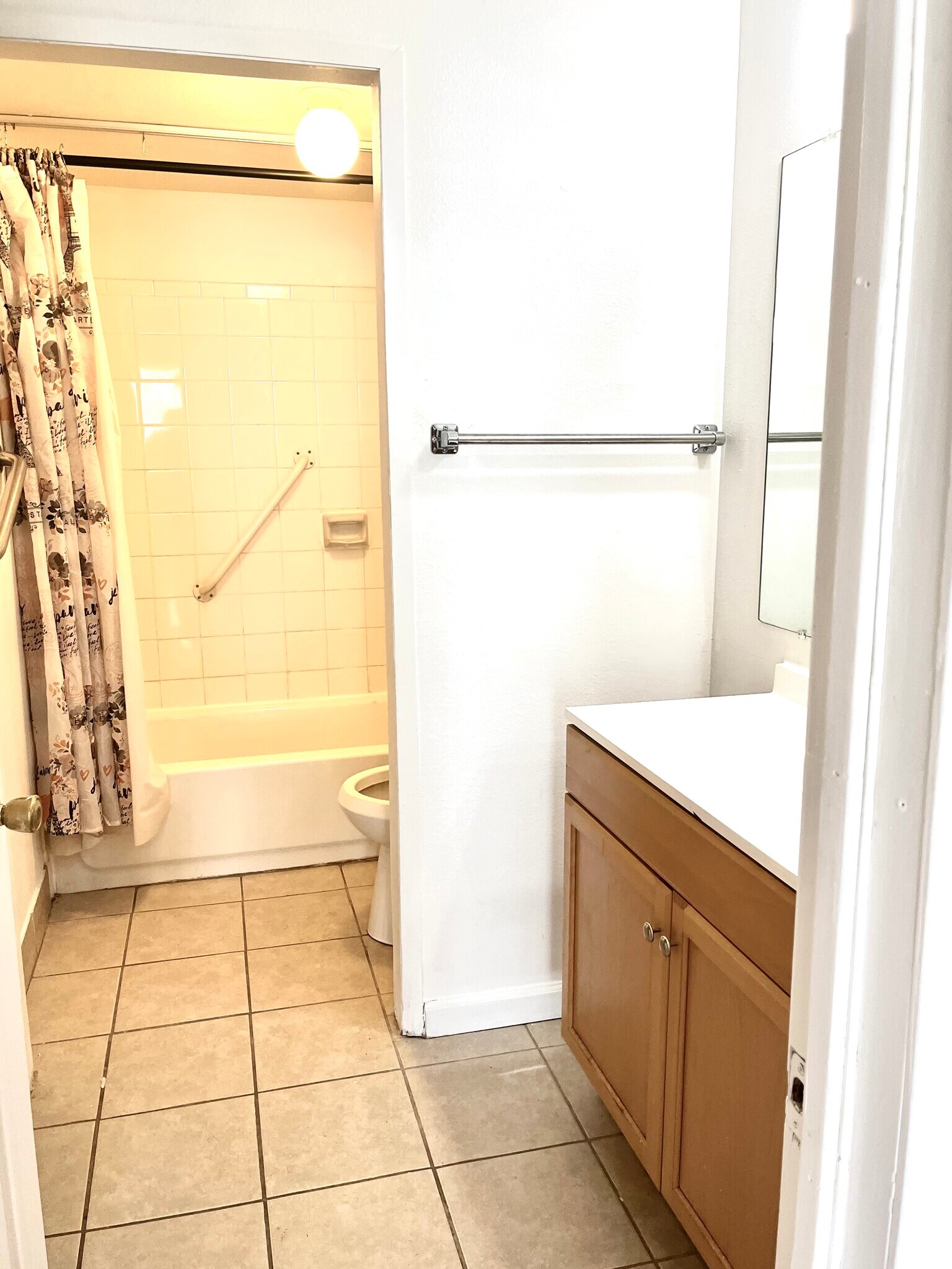 Bathroom - 10650 E Tennessee Ave