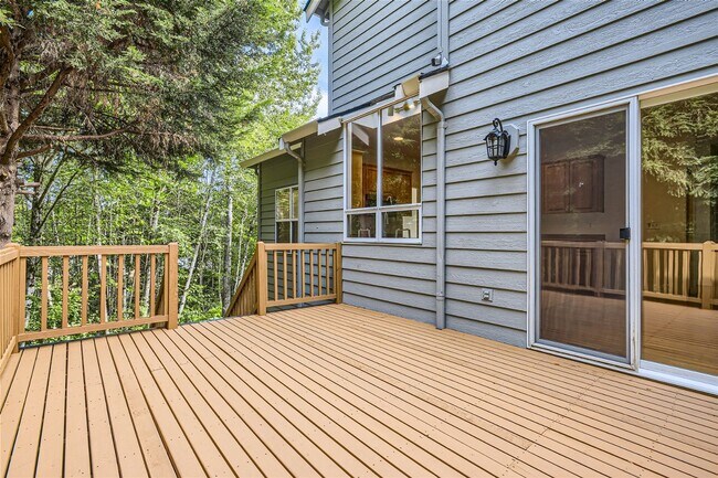 Building Photo - Spacious 4-Bedroom Home in Kenmore | Private Greenbelt Setting + Landscaping Included