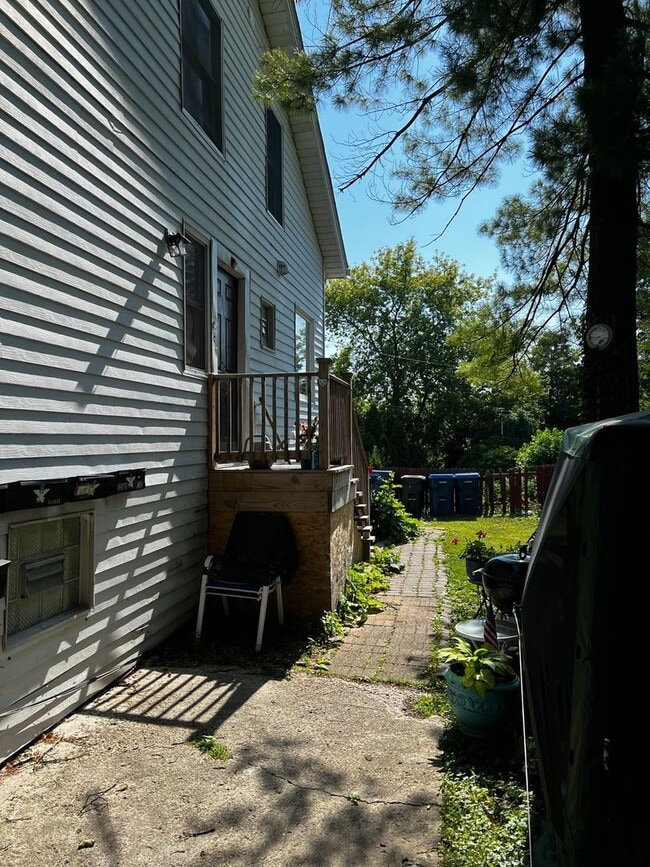 Building Photo - 419 N Princeton Ave
