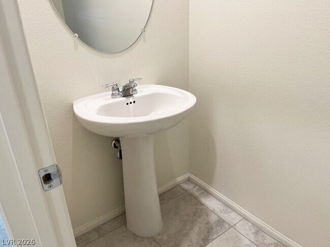 Building Photo - 5363 Lazy Breeze Ave