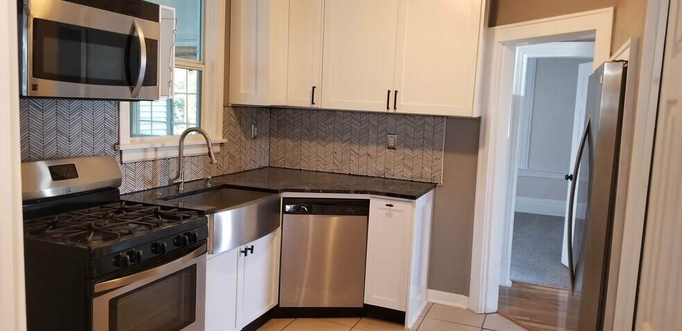 Building Photo - 1919 E Thomas St