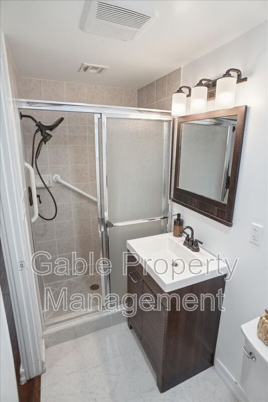 Building Photo - 27453 Santa Clarita Rd