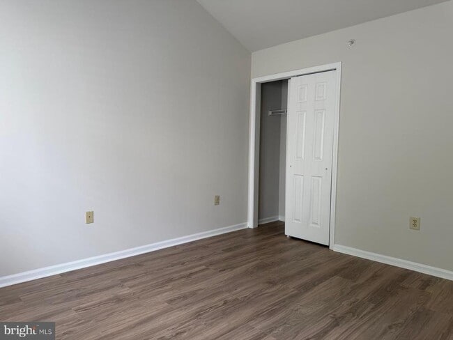 Building Photo - 42 Madison Way