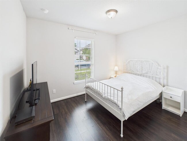 Building Photo - 3830 Fleetwood Falls Ln