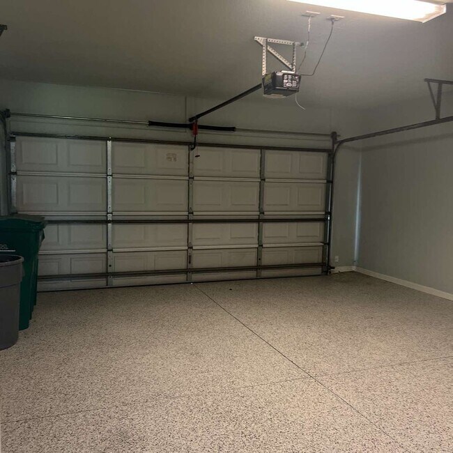 Building Photo - Sun City