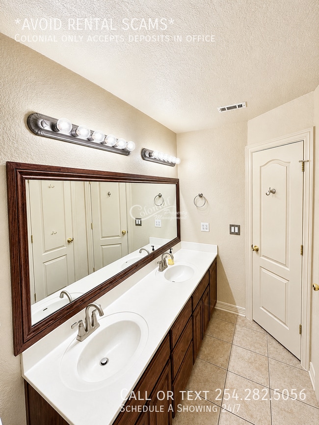 Building Photo - 112 Jesse James Dr