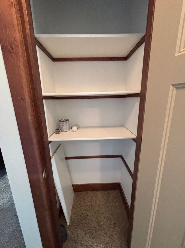 Building Photo - FIRST MONTH'S RENT 1/2 PRICE!!!