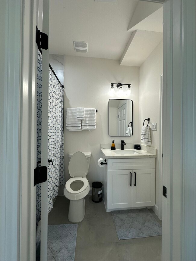 Building Photo - 3902 McKinley St