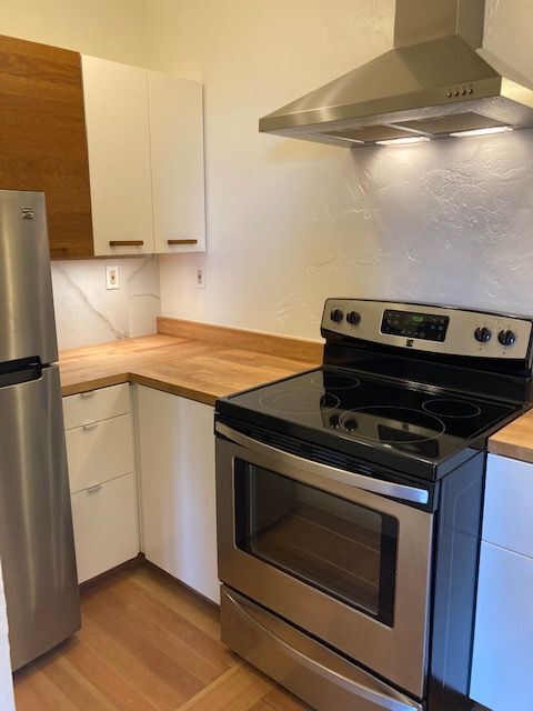 Building Photo - 680 Cortes St