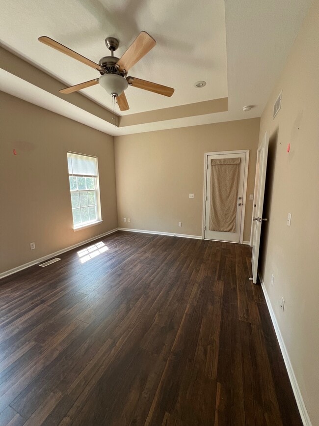 Building Photo - 1814 Villa Dr