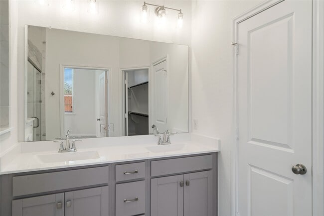 Building Photo - 607 Silver Pear Ct