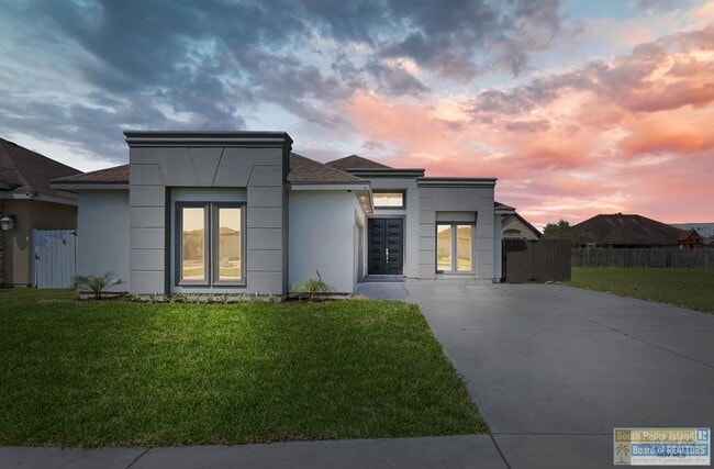 Primary Photo - 2170 Portofino Blvd