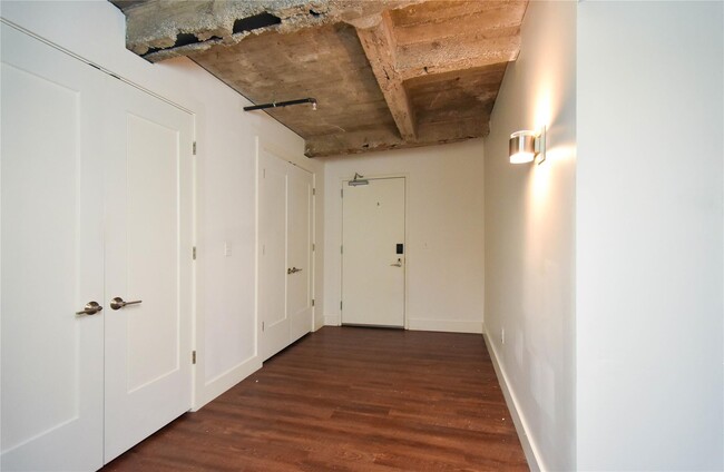 Building Photo - 35 Van Nydeck Ave