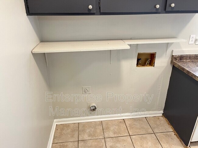 Building Photo - 1355 Garden Rd