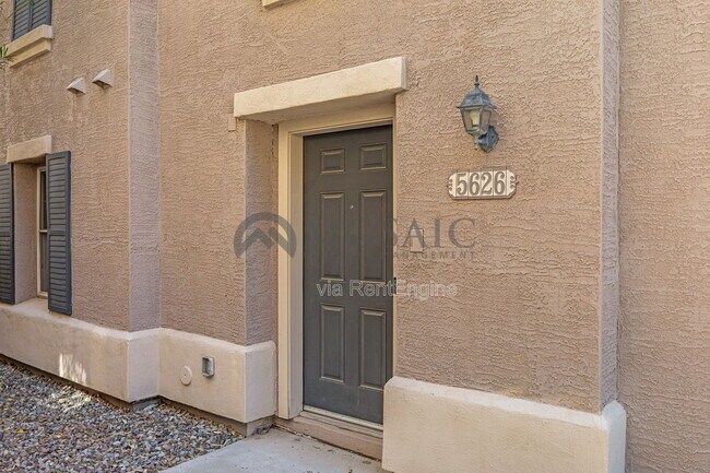 Building Photo - 5626 S 21st Pl