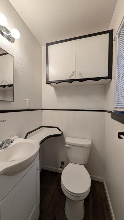 Building Photo - 409 S Holly St