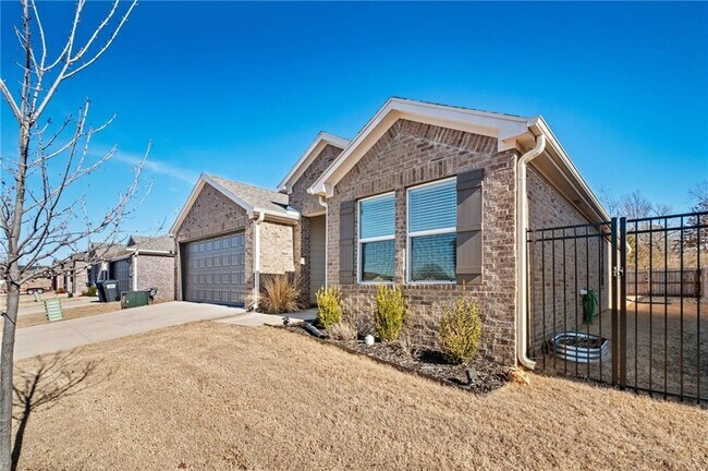 Building Photo - 2219 S 9th St