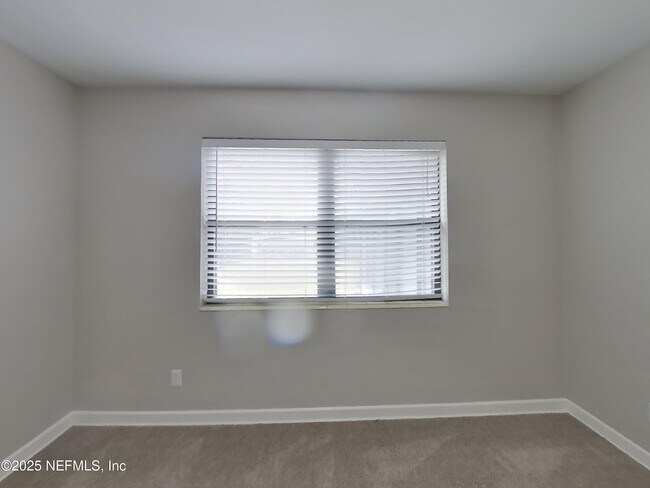 Building Photo - 8588 Lamanto Ave N