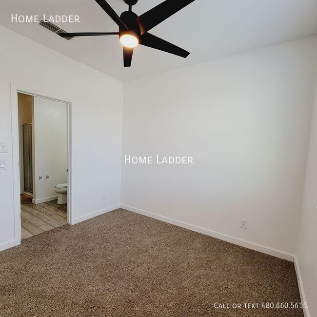 Building Photo - 13337 W Lariat Ln