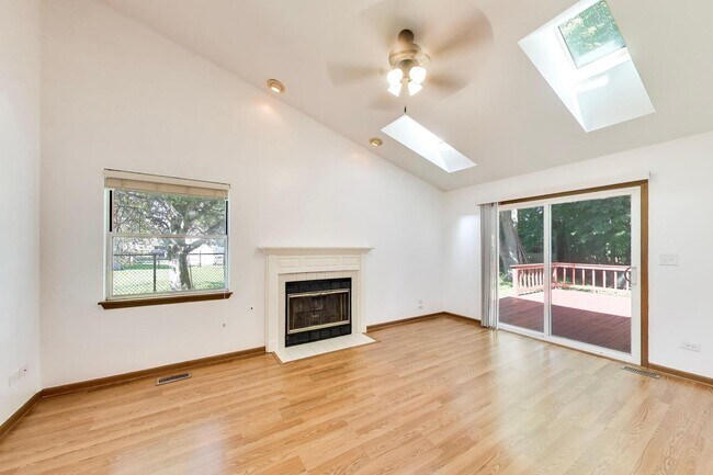 Building Photo - 362 Chaparral Cir