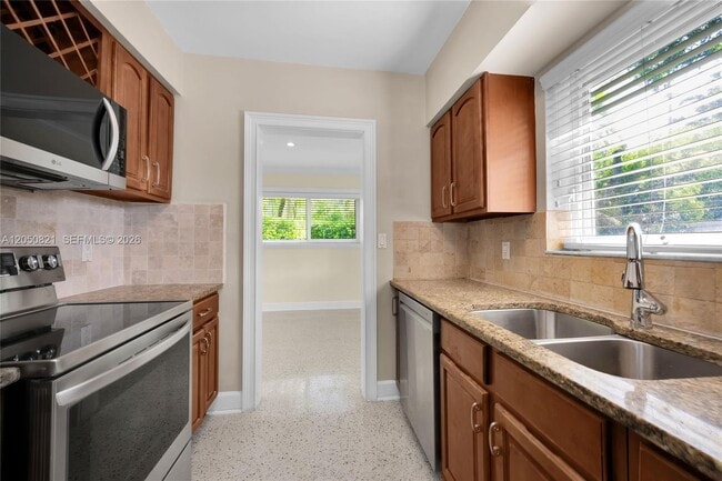 Building Photo - 8141 SW 62nd Ct