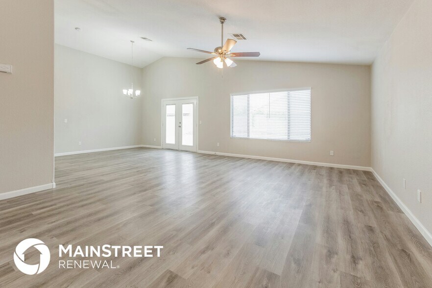 Building Photo - 9008 W Yale St