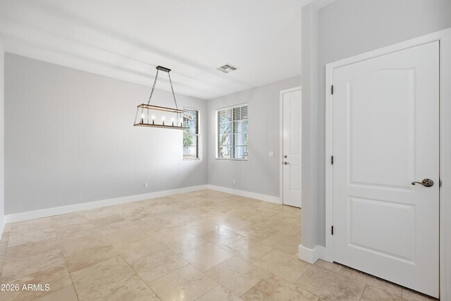 Building Photo - 4248 S Mariposa Dr