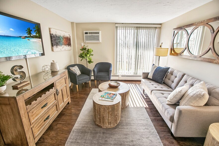 Solon Club Apartment Homes 26433 Solon Rd Oakwood Village OH 44146