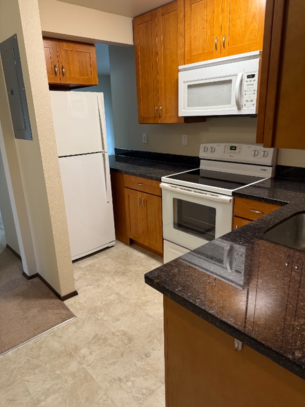 Building Photo - 8532 Phinney Ave N