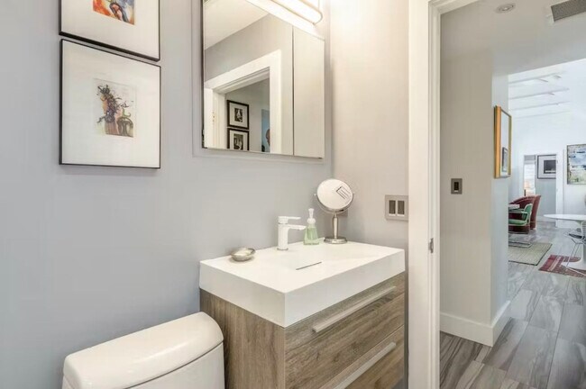 Building Photo - 629 Elizabeth St