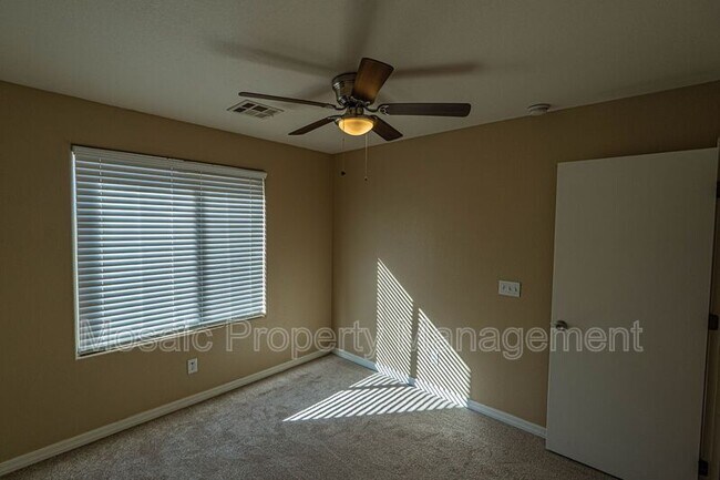 Building Photo - 2035 W Gold Dust Ave