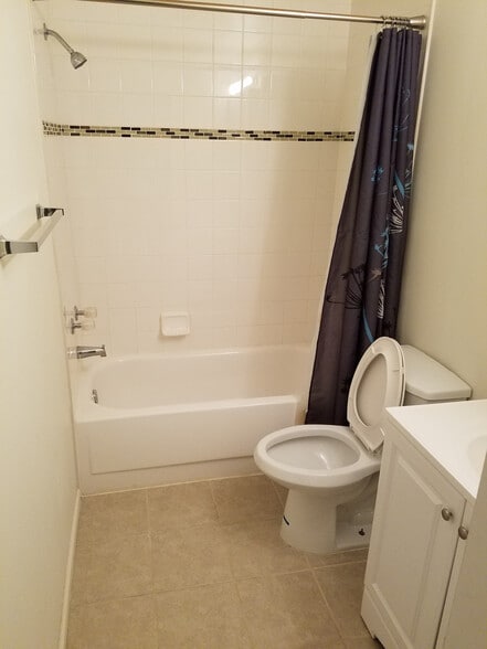 Building Photo - 1907 Messenger Cir