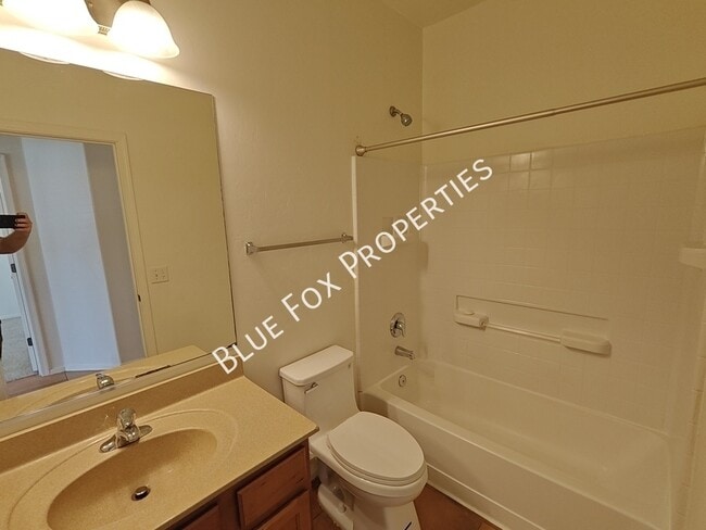 Building Photo - 5322 W Olivine Dr