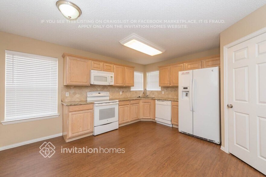 Building Photo - 5010 Ridgefield Ct