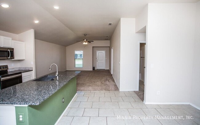 Building Photo - 14211 Vernon Ave