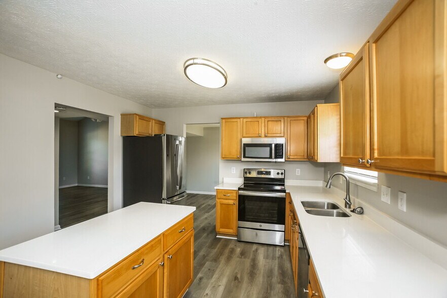 Building Photo - 6629 Crestwell Ln