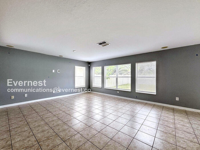 Building Photo - 2806 Polson Dr