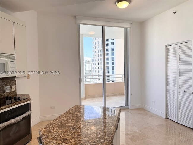 Building Photo - 808 Brickell Key Dr