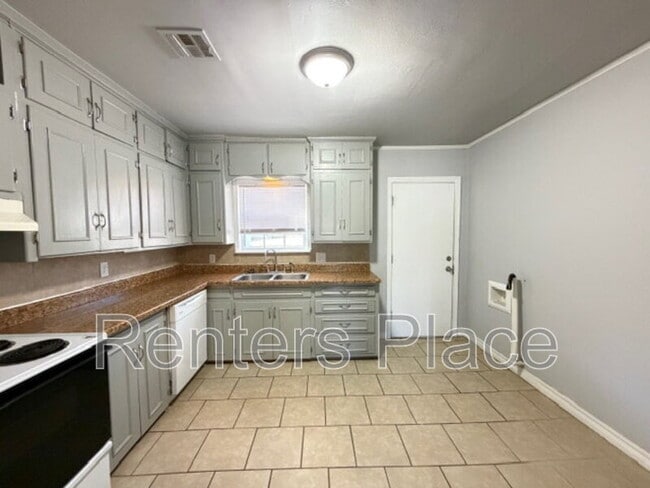 Building Photo - 1328 S Erie Ave