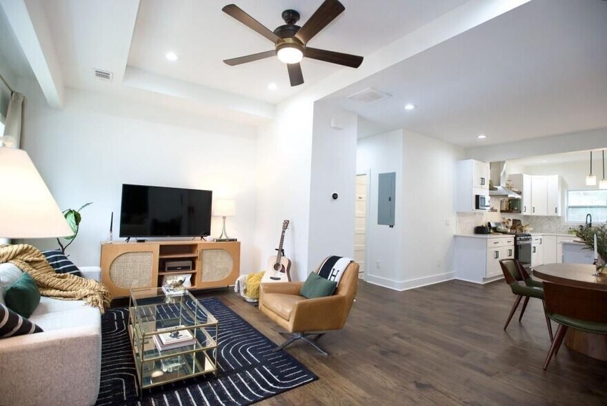 Building Photo - 1718 Line St