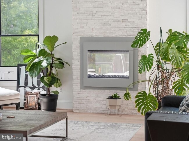 Building Photo - 2504 12th St N