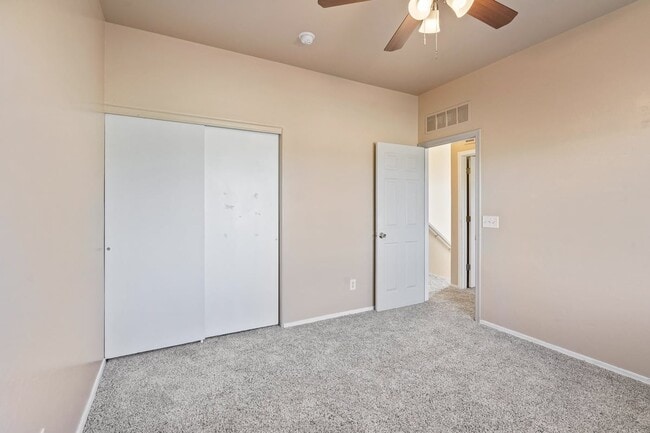 Building Photo - 6657 S Venetian Dr