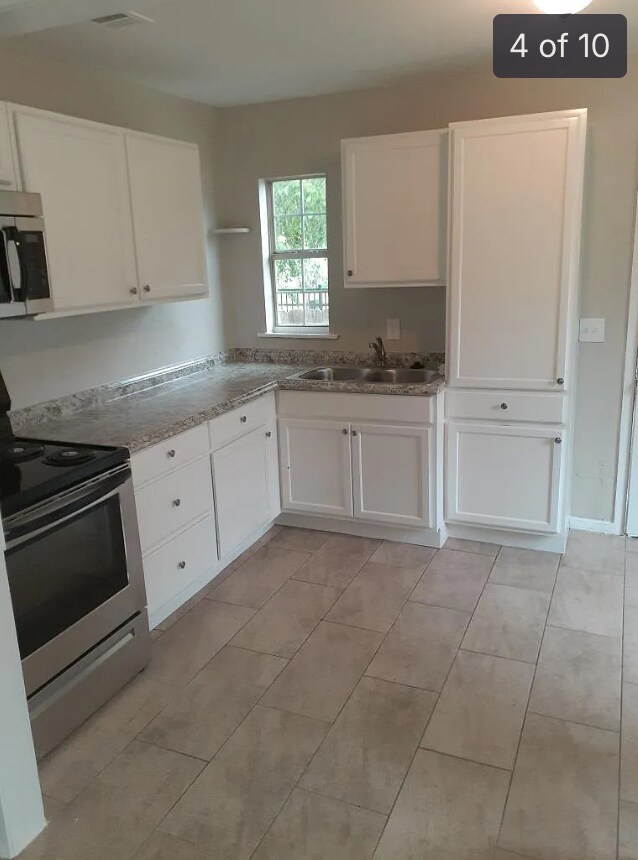 Building Photo - 4108 Fox Dr