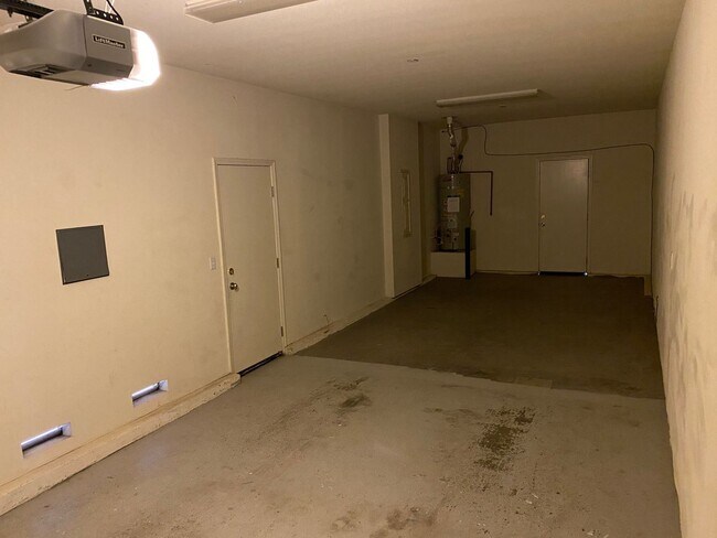 Building Photo - 3 br, 2.5 bath House - 2634 Nicolson Circle