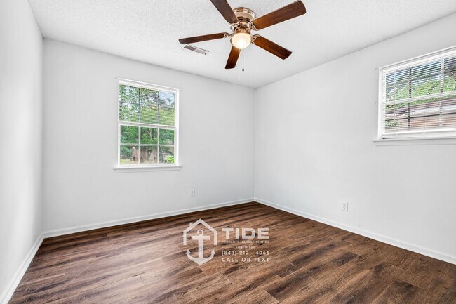 Building Photo - 123 E Edgefield Dr