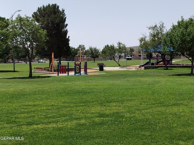 Building Photo - 4480 Loma Diamante Dr